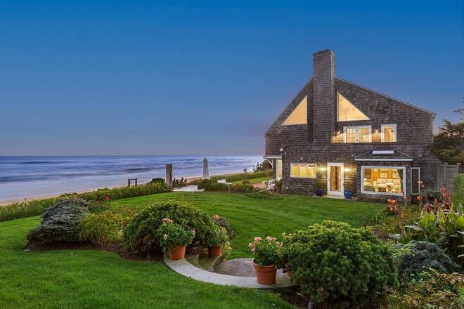 Immerse yourself in the ultimate luxury beachfront lifestyle - Beach Home for sale in East Hampton, New York on Beachhouse.com