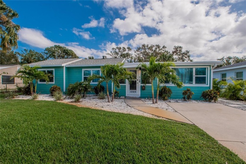 Welcome to this charming St.Pete pool house with great curb - Beach Home for sale in St. Petersburg, Florida on Beachhouse.com