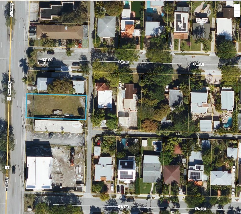 Lot is in a heavily invested location. Up to 8-units apartment - Beach Lot for sale in West Palm Beach, Florida on Beachhouse.com