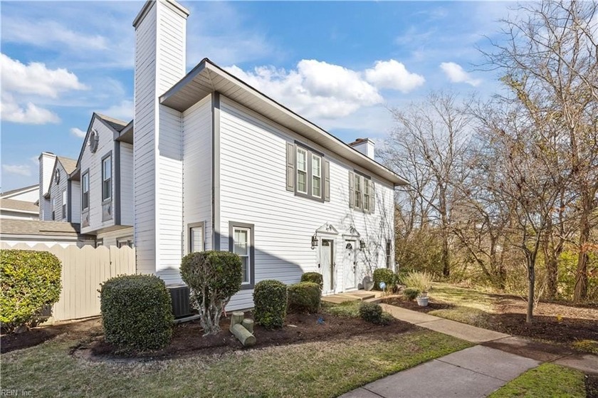 Move-in ready and perfectly positioned near Virginia Beach Town - Beach Condo for sale in Virginia Beach, Virginia on Beachhouse.com