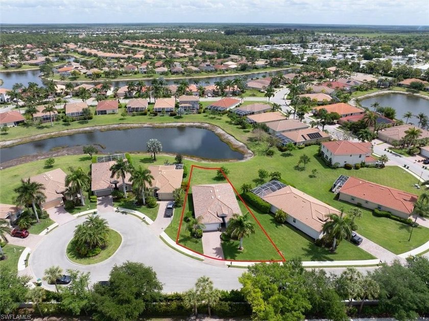 This 4 bedroom, 3 bath Lakefront home offers one of the most - Beach Home for sale in Naples, Florida on Beachhouse.com