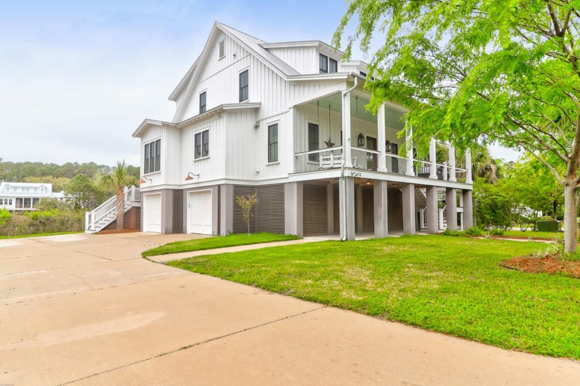 Rare opportunity in the coveted Cathedral Oaks section of - Beach Home for sale in Mount Pleasant, South Carolina on Beachhouse.com