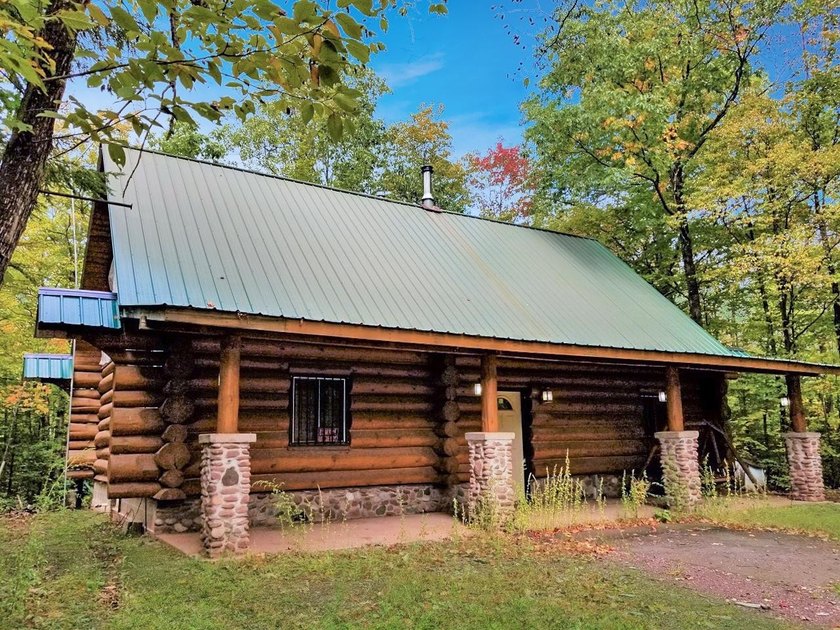 Saxon - Large 3 br custom Scandinavian style log cabin located - Beach Home for sale in Saxon, Wisconsin on Beachhouse.com