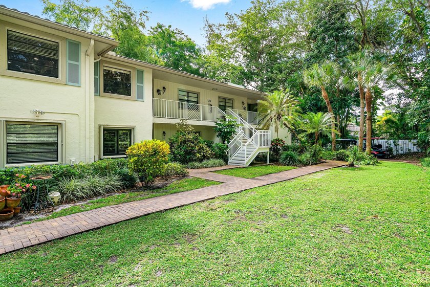 Welcome to this spacious, updated 2BR/2BA condo with peaceful - Beach Condo for sale in Boynton Beach, Florida on Beachhouse.com