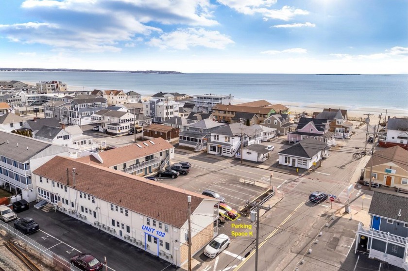 Looking for a beachside investment and vacation getaway? This - Beach Condo for sale in Old Orchard Beach, Maine on Beachhouse.com