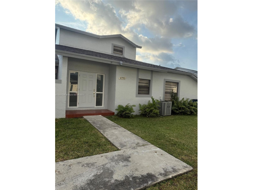 Presenting the opportunity you've been waiting for! This - Beach Townhome/Townhouse for sale in Miami, Florida on Beachhouse.com