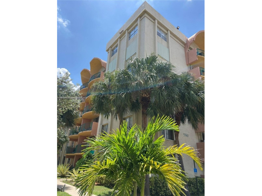 Spacious and charming 1-bedroom, 1-bath condo located in the - Beach Condo for sale in Miami, Florida on Beachhouse.com