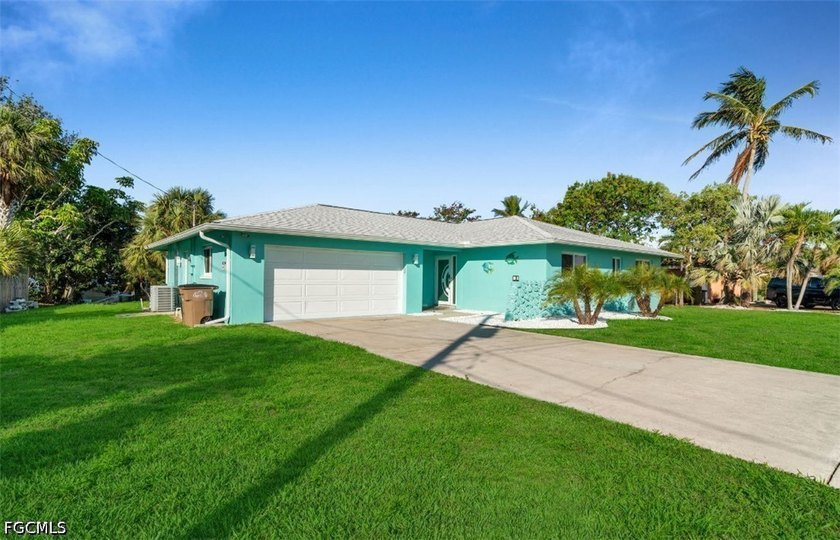 Beautiful waterfront home with direct Gulf access in just 15 - Beach Home for sale in Cape Coral, Florida on Beachhouse.com