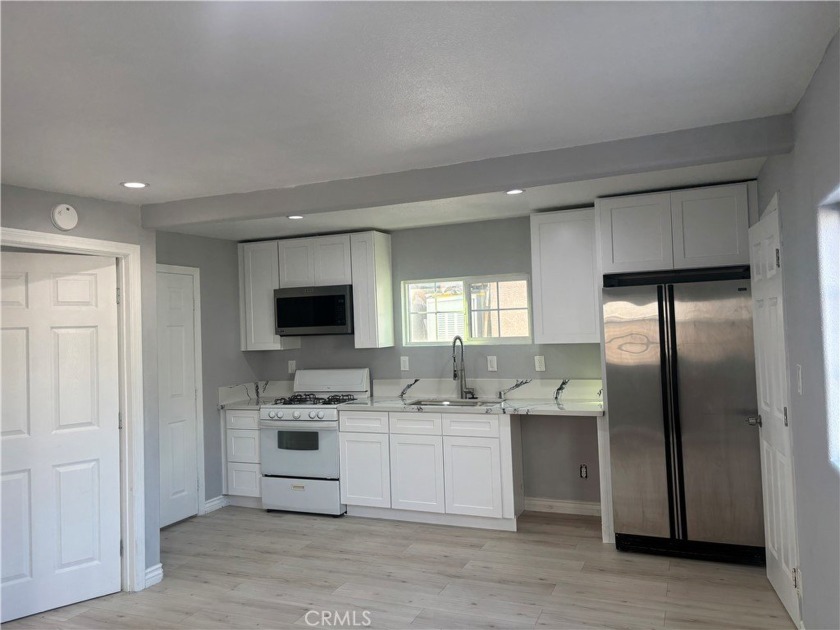 ***REMODELED DUPLEX FOR Owner occupancy or Investment - Beach Townhome/Townhouse for sale in Long Beach, California on Beachhouse.com