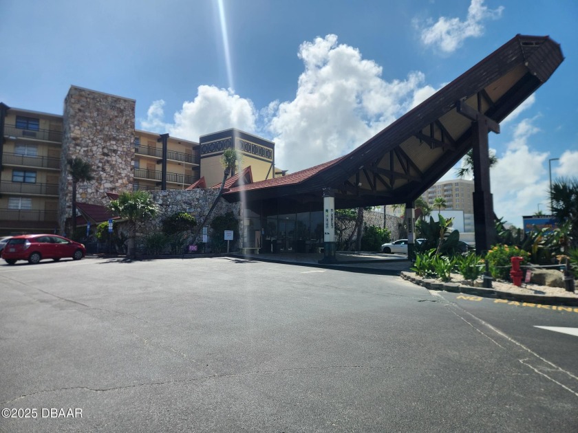 Own Your Slice of Paradise at The Hawaiian, Daytona Beach! Wake - Beach Condo for sale in Daytona Beach, Florida on Beachhouse.com