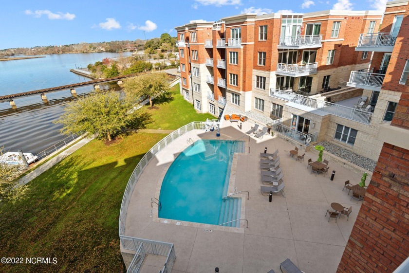 Come experience luxury living at Sky Sail Condominiums in - Beach Condo for sale in New Bern, North Carolina on Beachhouse.com