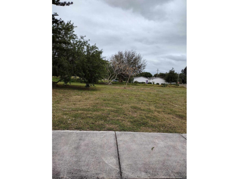 6380 sq ft lot .4 miles away from the beach. Ready to be build - Beach Lot for sale in Fort Pierce, Florida on Beachhouse.com