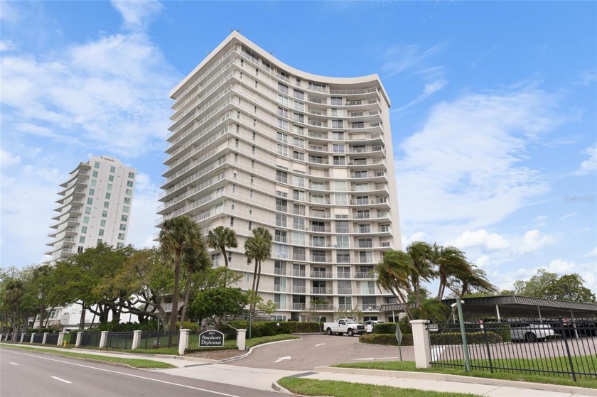 Welcome to The Diplomat at 2611 Bayshore Blvd, where luxury - Beach Condo for sale in Tampa, Florida on Beachhouse.com