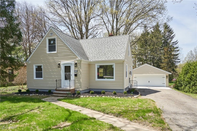 Stunning Fully Remodeled Bungalow in Willoughby Hills! 3 - Beach Home for sale in Willoughby Hills, Ohio on Beachhouse.com