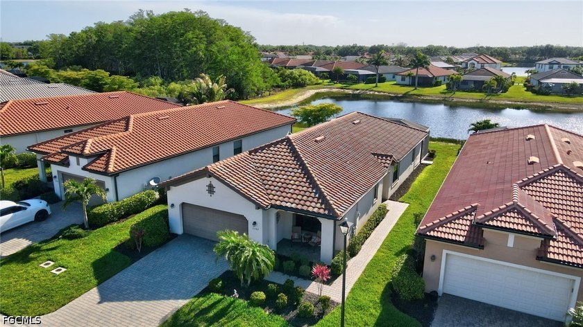 Welcome to your private waterfront retreat, where serene views - Beach Home for sale in Fort Myers, Florida on Beachhouse.com