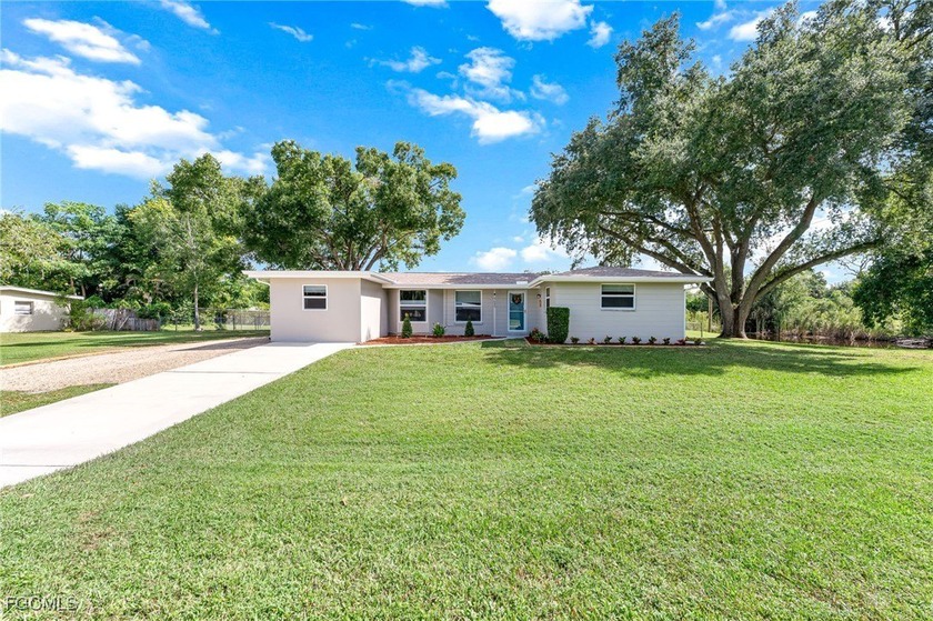 Southwest Florida Country Retreat with water view. Welcome home - Beach Home for sale in North Fort Myers, Florida on Beachhouse.com