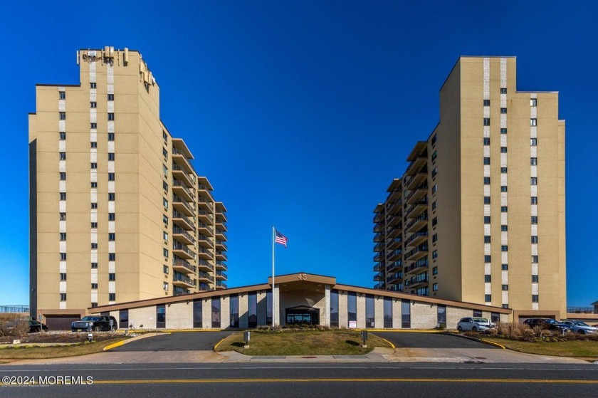 Enjoy life at its finist in ''The Shores'' in Monmouth Beach - Beach Condo for sale in Monmouth Beach, New Jersey on Beachhouse.com