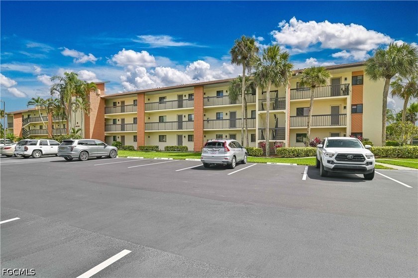 Welcome to Bay Pointe Yacht & Racquet Club! This beautifully - Beach Condo for sale in North Fort Myers, Florida on Beachhouse.com