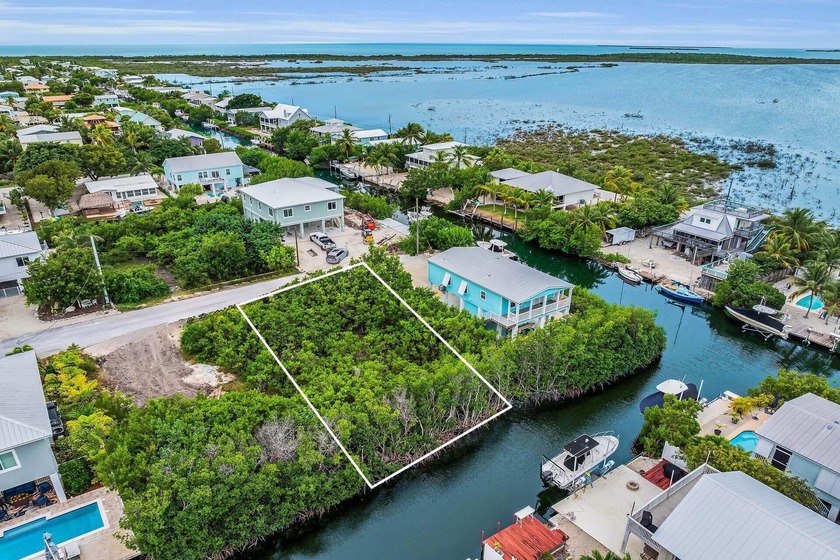 Canalfront lot on Ramrod Key located in a desirable waterfront - Beach Lot for sale in Ramrod Key, Florida on Beachhouse.com