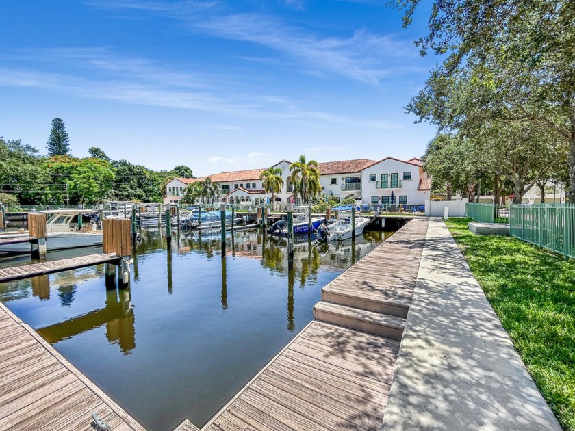 Intracoastal access with a 35ft deeded boat slip, perfect for - Beach Townhome/Townhouse for sale in Dania, Florida on Beachhouse.com