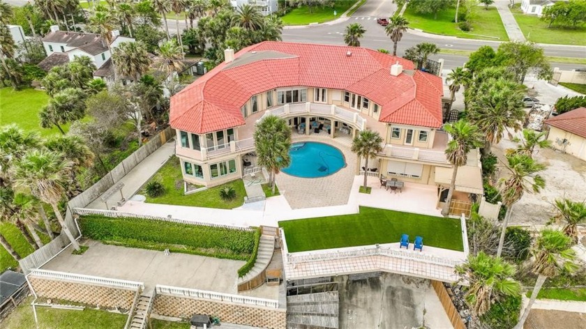 An exquisite waterfront home with breathtaking views awaits - Beach Home for sale in Corpus Christi, Texas on Beachhouse.com