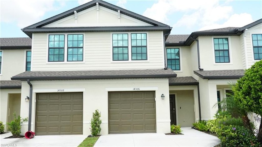 Located in a desirable Fort Myers townhome community, this - Beach Townhome/Townhouse for sale in Fort Myers, Florida on Beachhouse.com