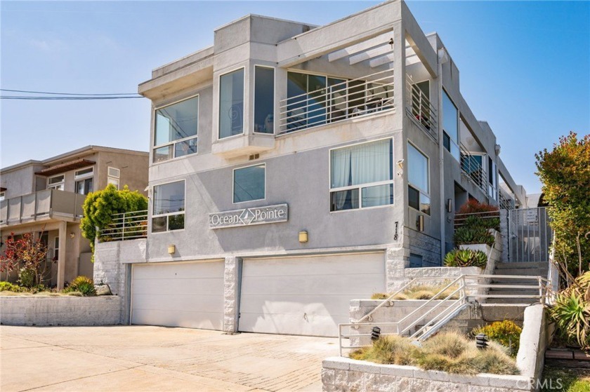 Live the vacation lifestyle in this charming, OCEAN VIEW Point - Beach Condo for sale in San Pedro, California on Beachhouse.com
