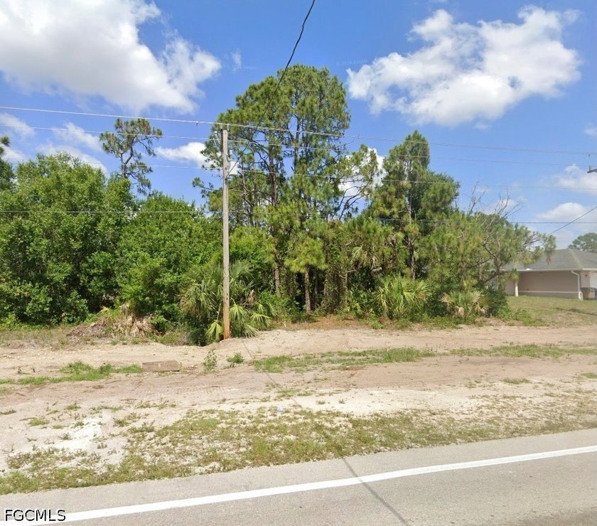Beautiful vacant land in the hear of Lehigh Acres. This land is - Beach Lot for sale in Lehigh Acres, Florida on Beachhouse.com