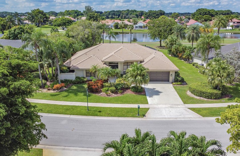 Country Club Living at its Finest! Boca Woods Country Club - Beach Home for sale in Boca Raton, Florida on Beachhouse.com