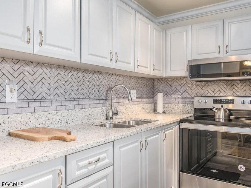 NO AGE RESTRICTIONS IN THIS BUILDING!! Gulf Access Condo in SWFL - Beach Condo for sale in North Fort Myers, Florida on Beachhouse.com