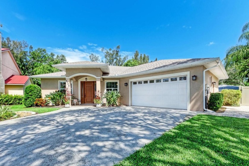 Under contract-accepting backup offers. SELLER MOTIVATED! MAKE - Beach Home for sale in Bradenton, Florida on Beachhouse.com