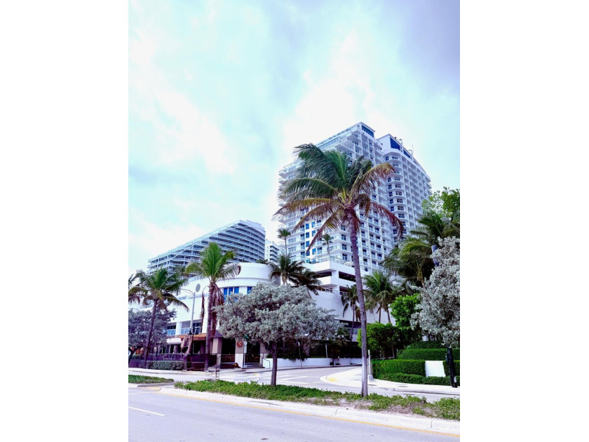Direct oceanfront luxury condo with panoramic water views from - Beach Condo for sale in Fort Lauderdale, Florida on Beachhouse.com