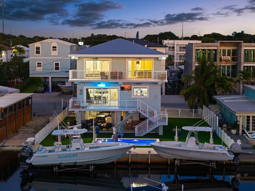 Welcome to your turnkey Florida Keys Oasis.  It's big, it's - Beach Home for sale in Key Largo, Florida on Beachhouse.com