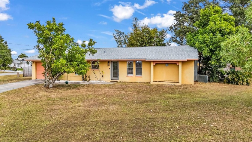 Welcome to this charming 2 bedroom, 2 bathroom, 1-car garage - Beach Home for sale in Port Charlotte, Florida on Beachhouse.com