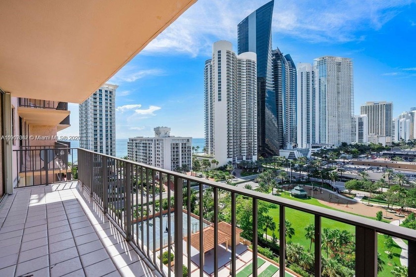 Prime Location, Across the Ocean, Winston Towers 600. Bright 2 - Beach Condo for sale in Sunny Isles Beach, Florida on Beachhouse.com