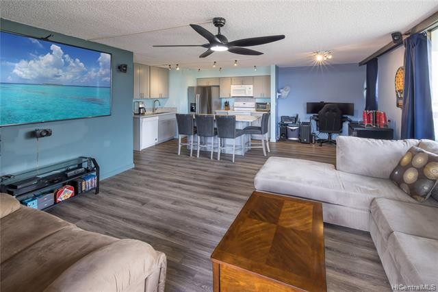 SUPER LOW ASSUMABLE MORTGAGE INTEREST RATE FOR QUALIFIED BUYER! - Beach Condo for sale in Honolulu, Hawaii on Beachhouse.com