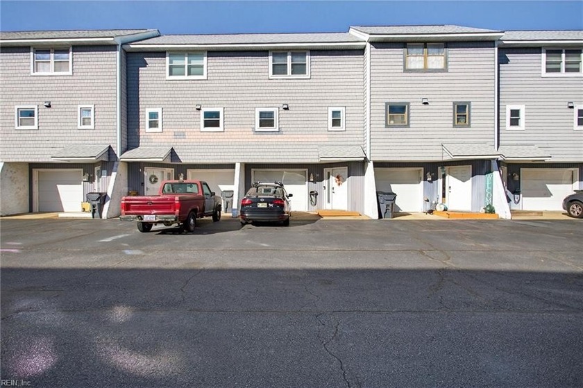 Come see this beauty before it's gone! This Ebb Tide Shores - Beach Condo for sale in Norfolk, Virginia on Beachhouse.com