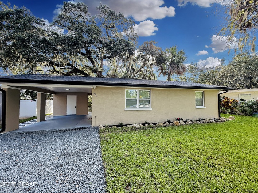 TOP-TO-BOTTOM TOTAL REMODEL - MOVE-IN READY! This beautifully - Beach Home for sale in Daytona Beach, Florida on Beachhouse.com