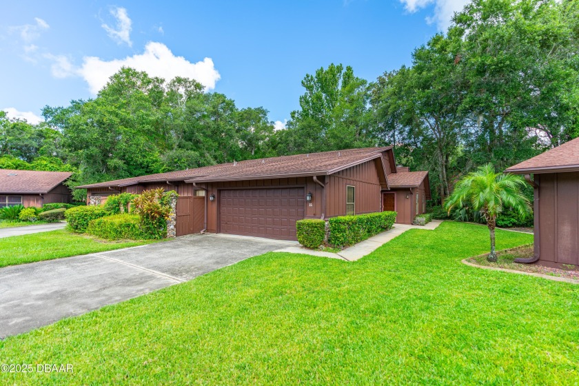 Welcome home to this spacious and inviting townhouse, perfectly - Beach Home for sale in Ormond Beach, Florida on Beachhouse.com