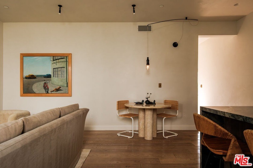 Nestled just five blocks from the Santa Monica Beach, this - Beach Townhome/Townhouse for sale in Santa Monica, California on Beachhouse.com