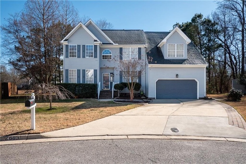 Beautifully maintained 5 bdrm 3 bath home positioned on a - Beach Home for sale in Chesapeake, Virginia on Beachhouse.com