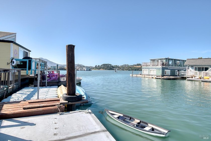 The Cotton Blossom: A One-of-a-Kind Waterfront Gem with - Beach Home for sale in Sausalito, California on Beachhouse.com