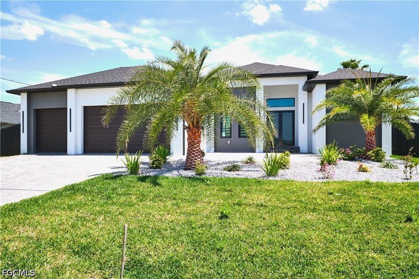 NEW CONSTRUCTION home!!! 4 bedrooms, 3 bathrooms, a spacious - Beach Home for sale in Cape Coral, Florida on Beachhouse.com