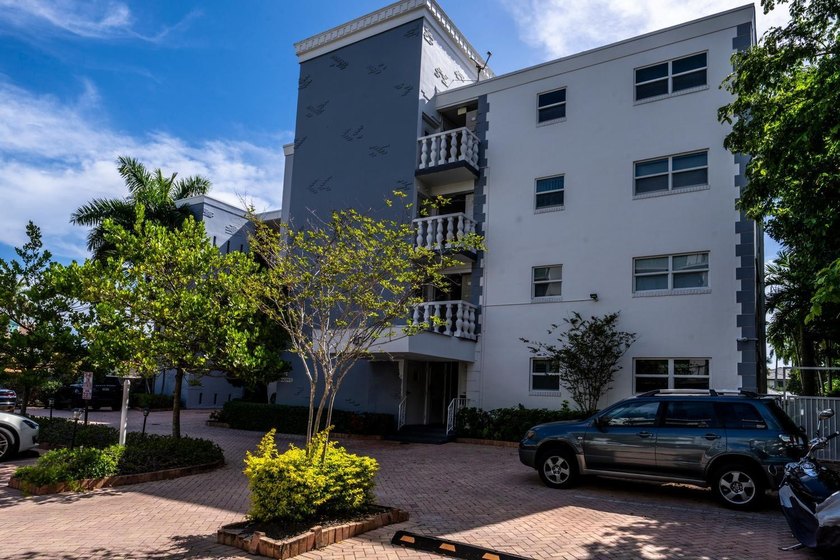 Waterfront 2BR residence in a boutique Las Olas Isles building - Beach Condo for sale in Fort Lauderdale, Florida on Beachhouse.com