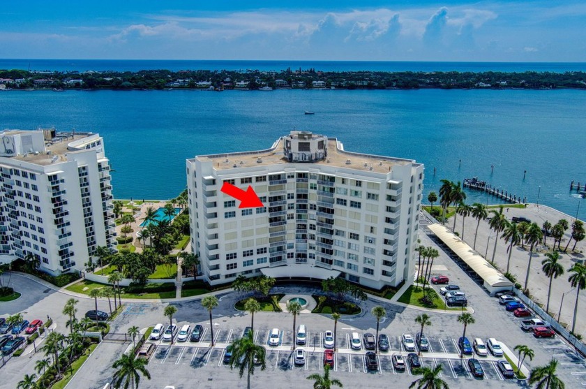 This beautiful 1-bedroom, 1.5-bathroom condo offers a perfect - Beach Condo for sale in West Palm Beach, Florida on Beachhouse.com