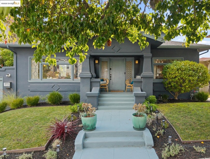 919 McKinley is a lovingly renovated Craftsman with new - Beach Home for sale in Oakland, California on Beachhouse.com