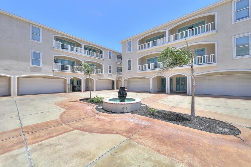 Beautiful, three story 2/3/2 townhome with a 2nd living area - Beach Townhome/Townhouse for sale in Corpus Christi, Texas on Beachhouse.com