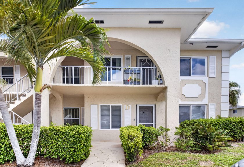 Welcome to this renovated condo in the vibrant 55 + community of - Beach Condo for sale in Delray Beach, Florida on Beachhouse.com