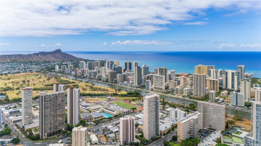 Welcome to this stunning gem in the heart of Honolulu. This - Beach Condo for sale in Honolulu, Hawaii on Beachhouse.com