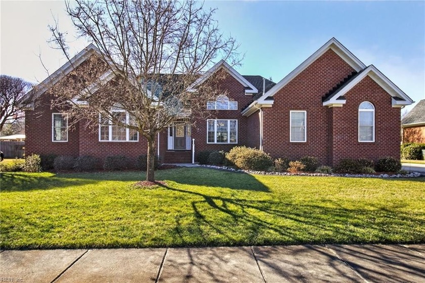 Welcome home to 603 Chelsea Lane in the cozy Clark Farms - Beach Home for sale in Chesapeake, Virginia on Beachhouse.com